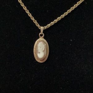 Small Vintage Victorian Gold
Filled Shell Cameo Oval
Pendant. Marked 1/20 12K GF